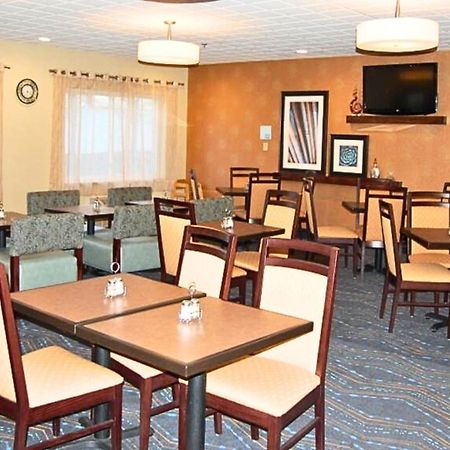 Holiday Inn Express - Ludlow - Chicopee Area By Ihg Exterior foto