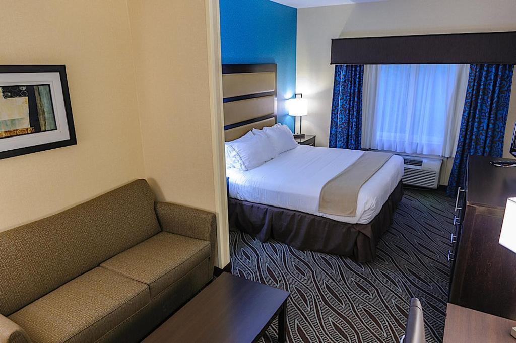 Holiday Inn Express - Ludlow - Chicopee Area By Ihg Habitación foto