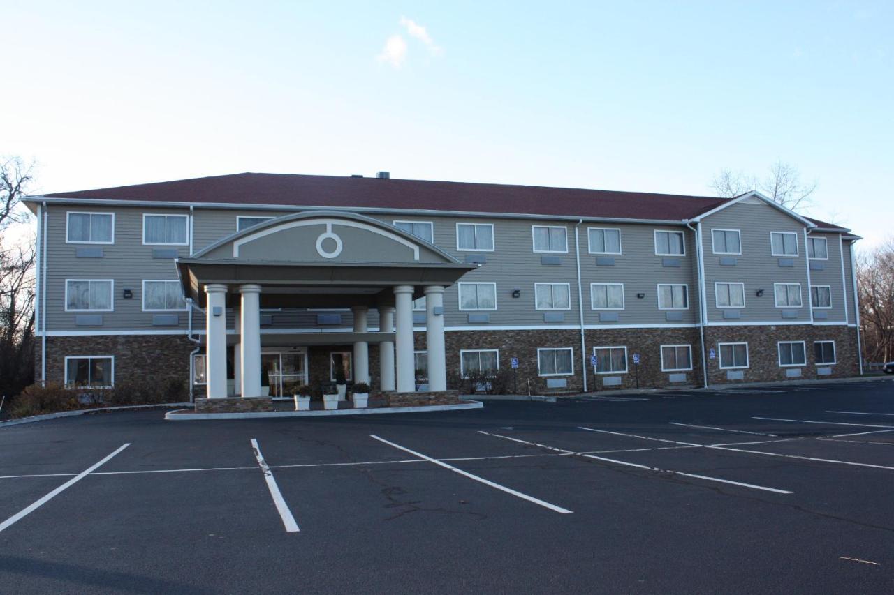 Holiday Inn Express - Ludlow - Chicopee Area By Ihg Exterior foto