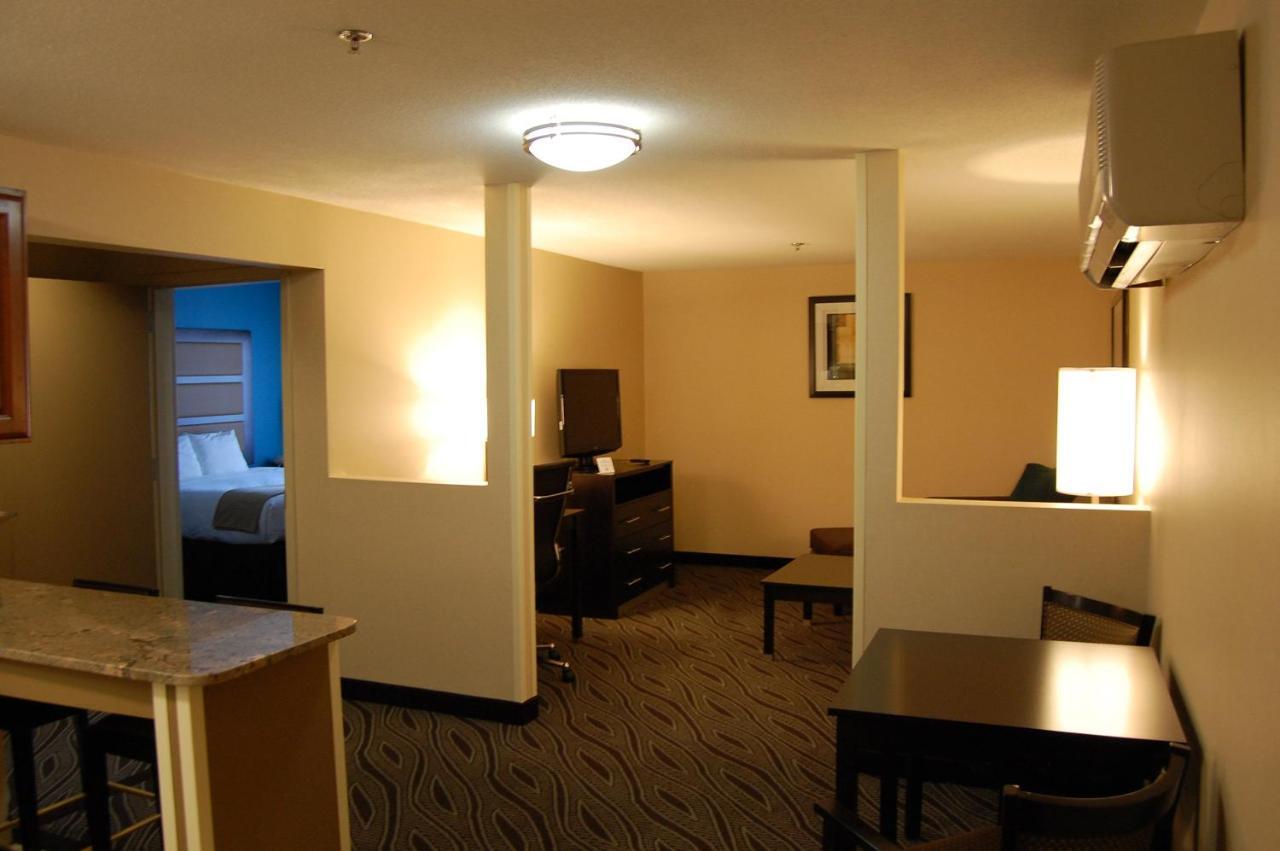 Holiday Inn Express - Ludlow - Chicopee Area By Ihg Exterior foto